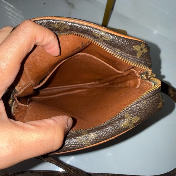 LV Monogram Danube PM vintage Crossbody Bag - Picture 9 of 14